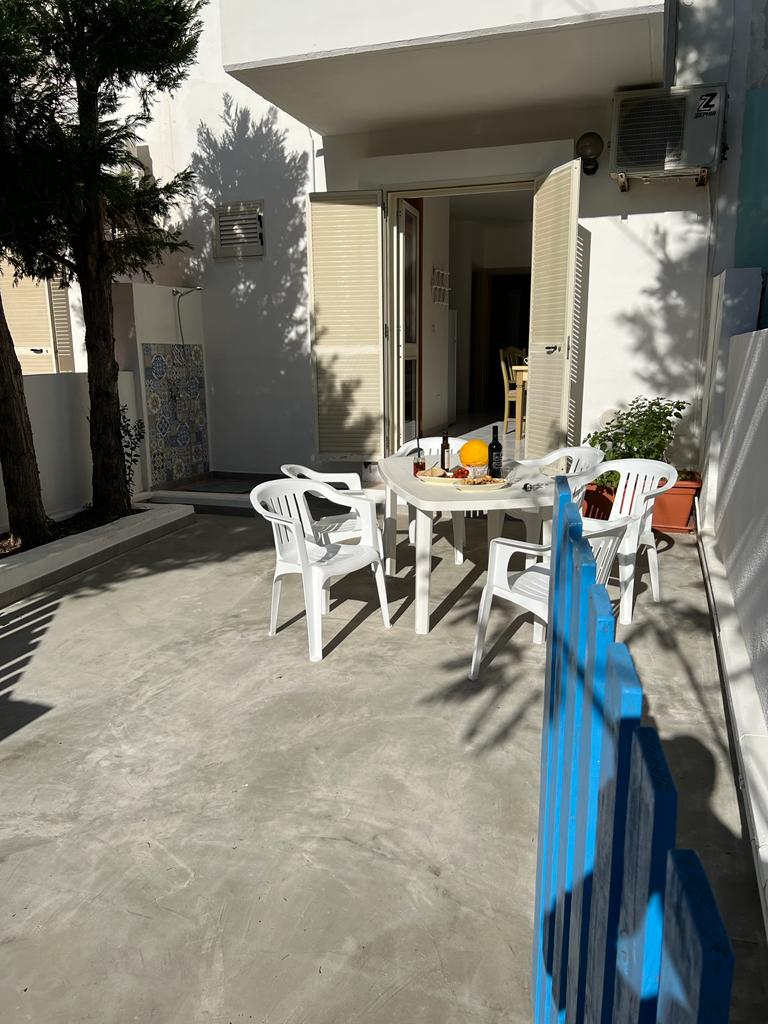 Residence Baia D'Oro Trilocale 4/5 posti letto piano terra