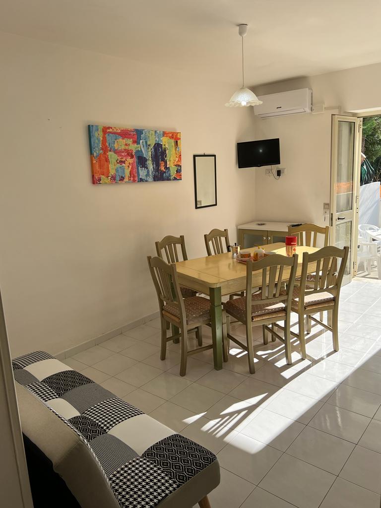 Residence Baia D'Oro Trilocale 4/5 posti letto piano terra
