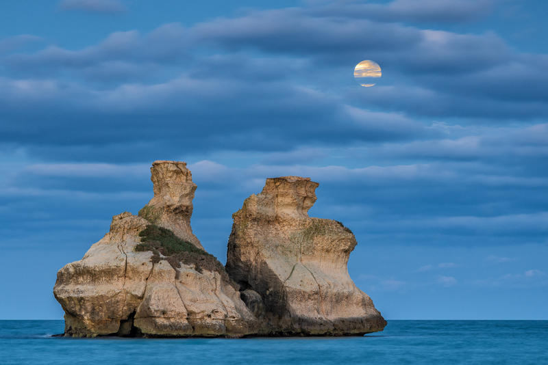 La leggendaria baia delle Due Sorelle a Torre dell’Orso  