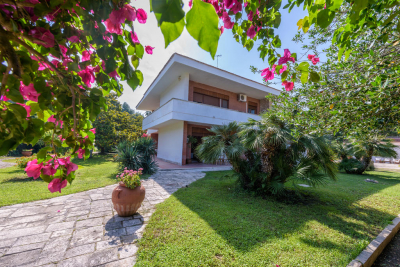 Villa con piscina a Lecce nel Salento